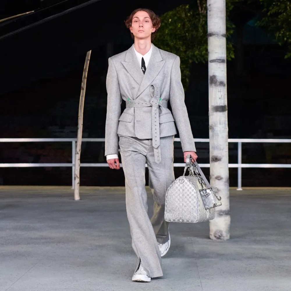 Louis Vuitton Glitter Damier Keepall Mens LV SS22 Runway by Virgil Abloh - Picture 10 of 17